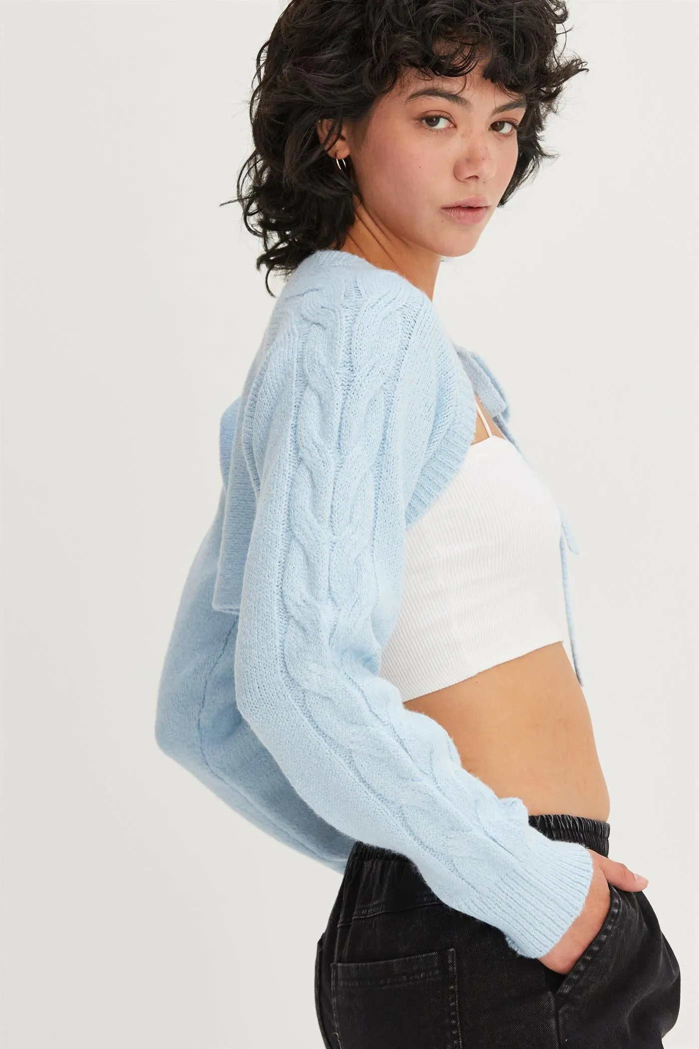 DZ24F560-Cable-knit Tie-front Shrug