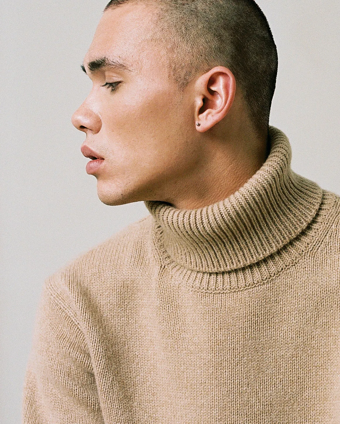 Merz B Schwanen Good Basics LOCT01 Merino Wool & Cashmere Relaxed Turtleneck Pullover - Toffee