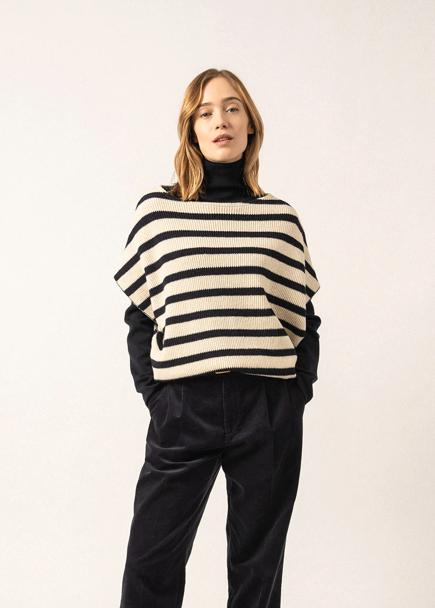 Striped Wool Poncho - in purl knit (ECUME/NAVY)